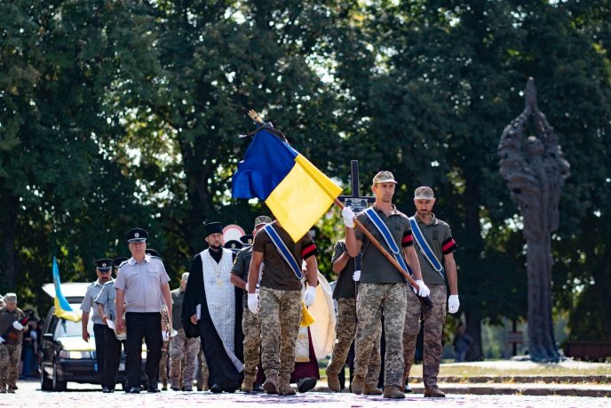 Поховали закарпатця, який загинув, виконуючи бойове завдання – 06