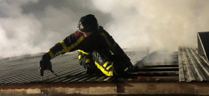 Масштабна пожежа у Хусті: рятувальники оприлюднили фото – 06