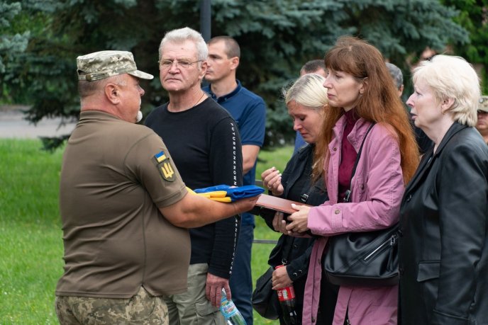 Закарпаття попрощалось із 39-річним військовим – 03