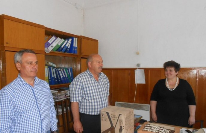 Напередодні свята медпрацівники Тячівщини і Рахівщини отримали подарунки – 03 Напередодні свята медпрацівники Тячівщини і Рахівщини отримали подарунки – 03