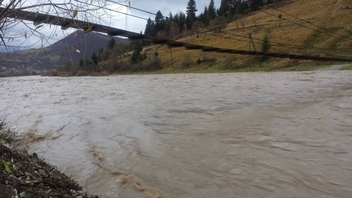 У Міжгір’ї через зливи піднявся рівень води у річці Ріка – 02