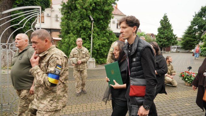 У Мукачеві попрощалися із полеглим Героєм  – 04