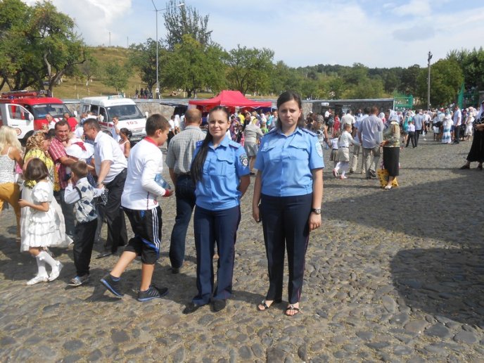 Мукачівські правоохоронці відзвітували про недопущення порушень на фестивалі "Мукачево скликає друзів" (ФОТО) – 02 Мукачівські правоохоронці відзвітували про недопущення порушень на фестивалі "Мукачево скликає друзів" (ФОТО) – 02