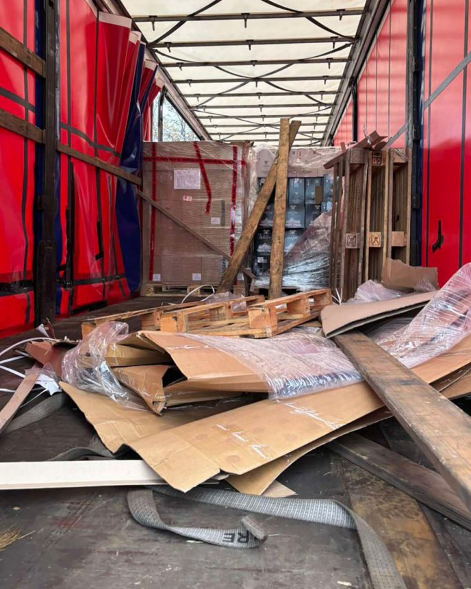 У Лондоні обікрали вантажівку із закарпатським вином – 01 У Лондоні обікрали вантажівку із закарпатським вином