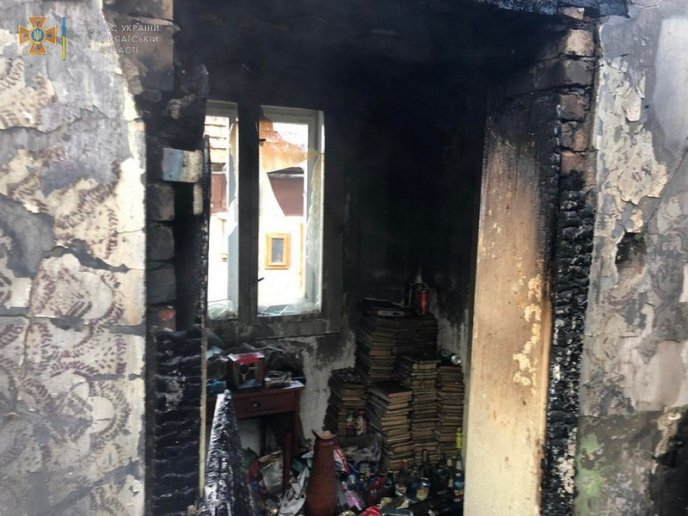 У селі знайшли тіло чоловіка. Опубліковано фото з місця трагедії – 04