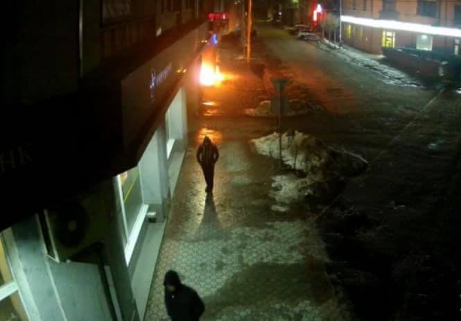 Підпал кафе у Мукачеві: з’явилося фото причетного до злочину молодика – 01