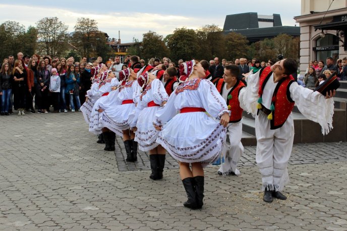 В Ужгороді відбувся святковий концерт до Дня захисника України – 04