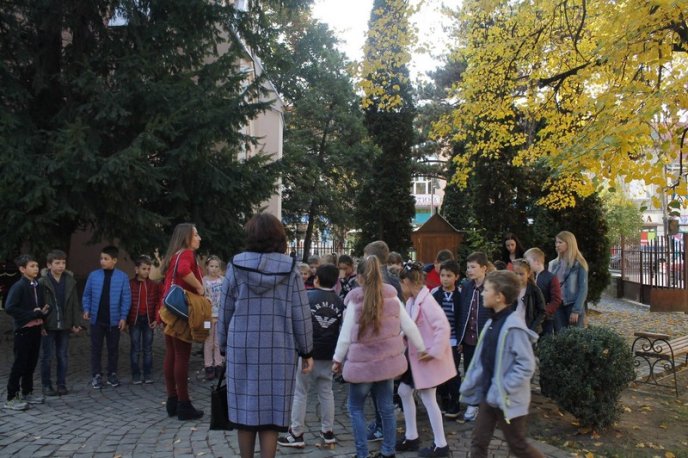 Для мукачівських школярів проводять безкоштовні екскурсії містом – 03