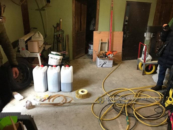 В Ужгороді підробляли коньяк відомої марки – 05