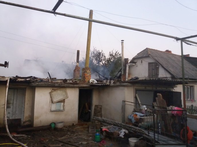 Сьогодні у Великих Лучках 15 рятувальників ліквідовували пожежу – 03 Сьогодні у Великих Лучках 15 рятувальників ліквідовували пожежу – 03