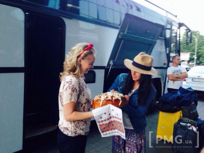 Співачка Джамала прибула в Ужгород – 01