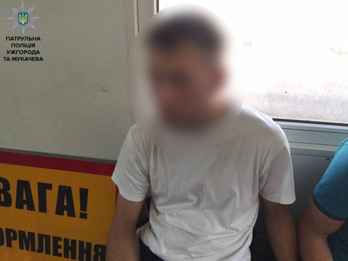 У Нижніх Воротах патрульні затримали дует крадіїв-втікачів – 04