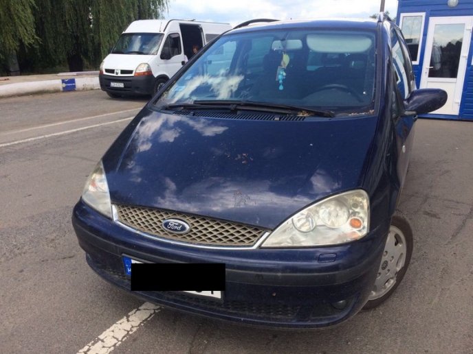 Два угорці перетинали кордон на крадених машинах – 03