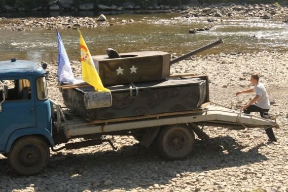 "Ужгородська регата - 2012": чудернацькі кораблі пливли Ужем (ФОТО) – 02