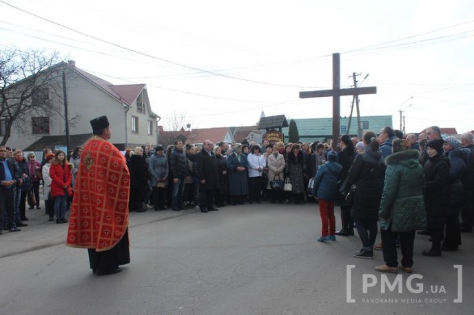 У Мукачеві вірники пройшли Хресну дорогу – 11