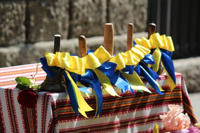 Як у лінгвістичній гімназії в Ужгороді останній дзвоник проходив – 18 Як у лінгвістичній гімназії в Ужгороді останній дзвоник проходив – 18