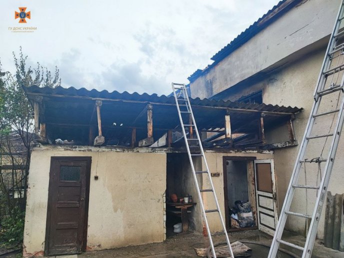 18 вогнеборців гасили пожежу в Мукачеві – 03