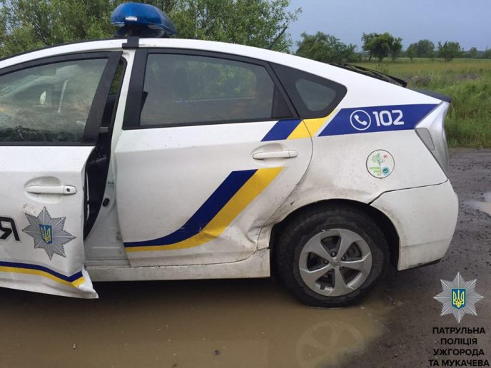 Погоня з пострілами на Ужгородщині: поліція затримала викрадача авто – 07