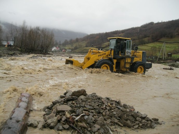 Рятувальники продовжують ліквідацію наслідків негоди – 03 Рятувальники продовжують ліквідацію наслідків негоди – 03