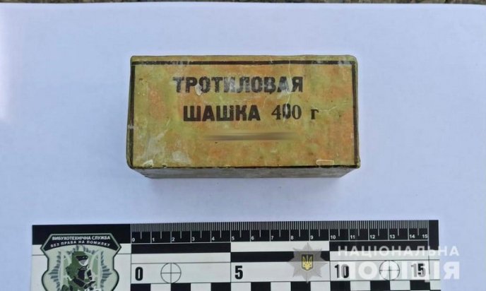 В Ужгороді чоловік переховував арсенал небезпечної зброї – 06