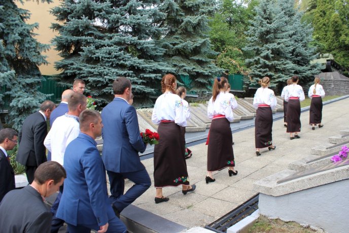 У День Прапора в Ужгороді відбулась святкова хода – 11