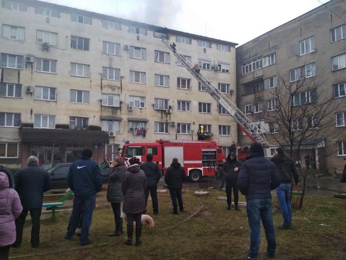 В Ужгороді горів гуртожиток – 04