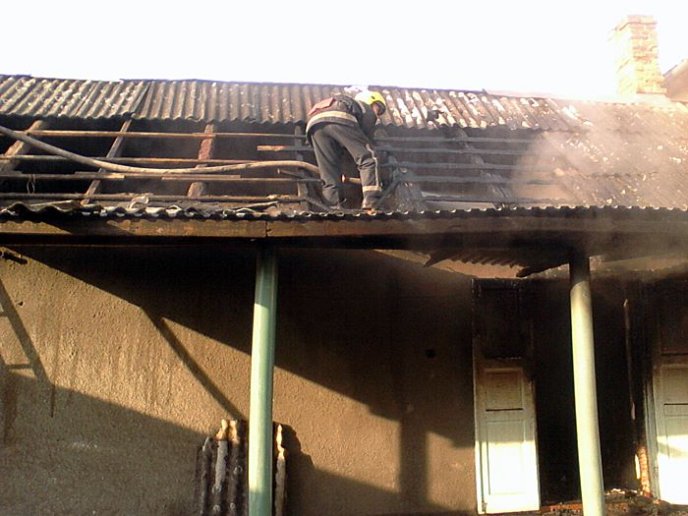 На Виноградівщині рятувальники виявили труп власника обійстя – 01