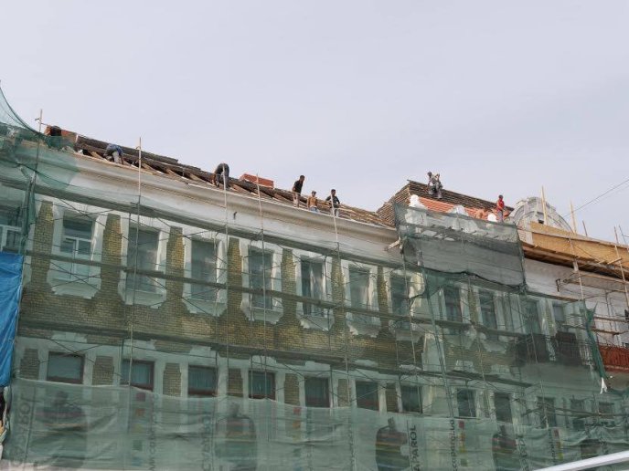 В історичному центрі Ужгорода ремонтують фасади будинків – 10