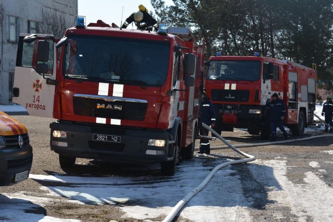 В Ужгороді "евакуювали" понад 300 людей – 07