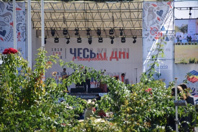 На головній площі Закарпаття відкрили фестиваль "Чеські дні" – 06