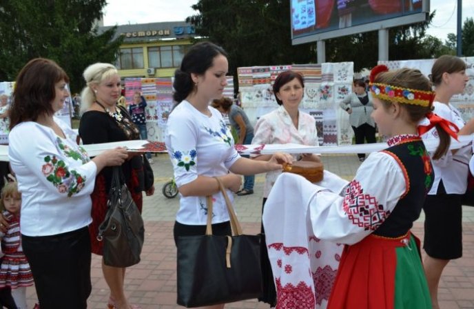 Тячівські майстрині провели районне свято вишитих рушників – 10