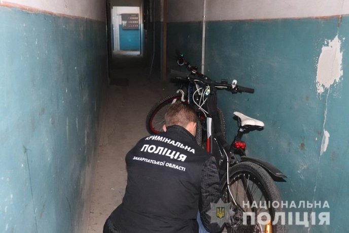 Перелякана жінка звернулась до поліції – 03 Перелякана жінка звернулась до поліції – 03