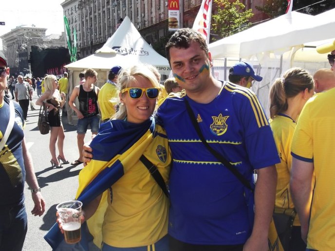 Мукачівці підтримували збірну України на "Олімпійському" (ФОТОРЕПОРТАЖ)  – 08