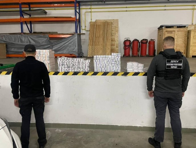 Жінка приїхала на КПП «Ужгород»: що трапилось на кордоні – 01 Жінка хотіла перевезти через кордон контрабандні сигарети