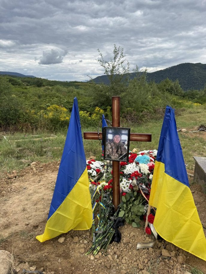 У Чинадієві поховали воїна, який тривалий час вважався зниклим безвісти – 06 У Чинадієві поховали воїна, який тривалий час вважався зниклим безвісти – 06