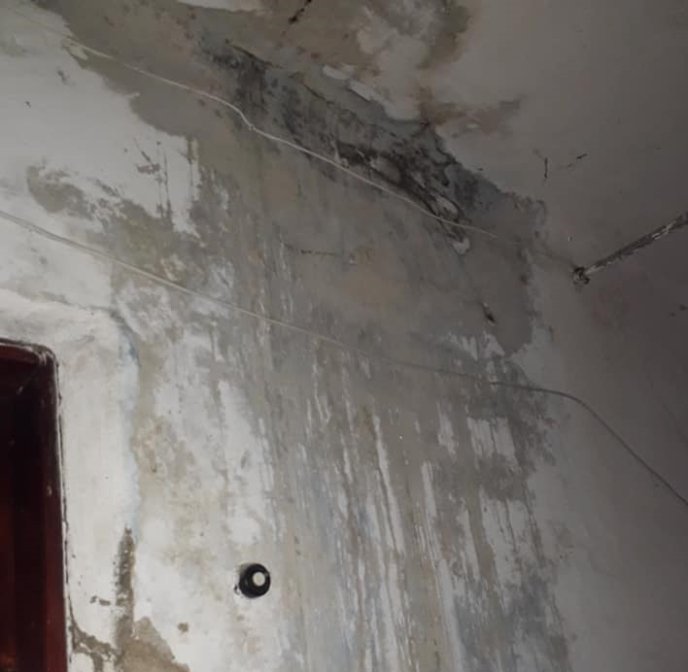 Стан однієї з багатоповерхівок Мукачева шокував містян – 09