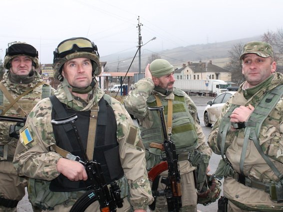 На Закарпатті правоохоронці особливого призначення зайняли блокпости – 12 На Закарпатті правоохоронці особливого призначення зайняли блокпости – 12