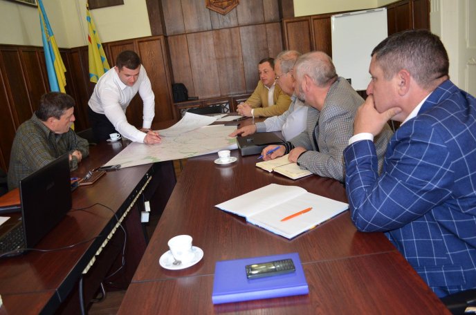 Схему дорожнього руху Мукачева розробляють угорські експерти – 01 Схему дорожнього руху Мукачева розробляють угорські експерти – 01