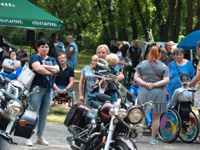 В Ужгороді провели благодійну акцію для осіб з інвалідністю – 10