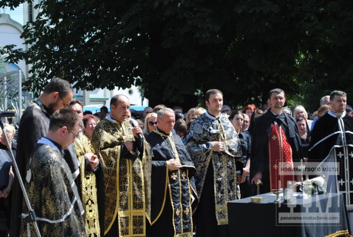 "Герої не вмирають!"У Мукачеві попрощалися з Вільгельмом Штольцелем, полеглим під Зеленопіллям (ФОТО) – 05