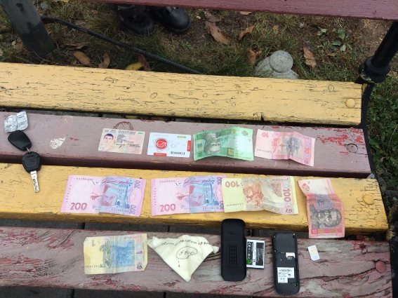 Гучна спецоперація у Мукачеві: на АЗС затримали двох мукачівців з наркотиками і зброєю – 07 Гучна спецоперація у Мукачеві: на АЗС затримали двох мукачівців з наркотиками і зброєю – 07