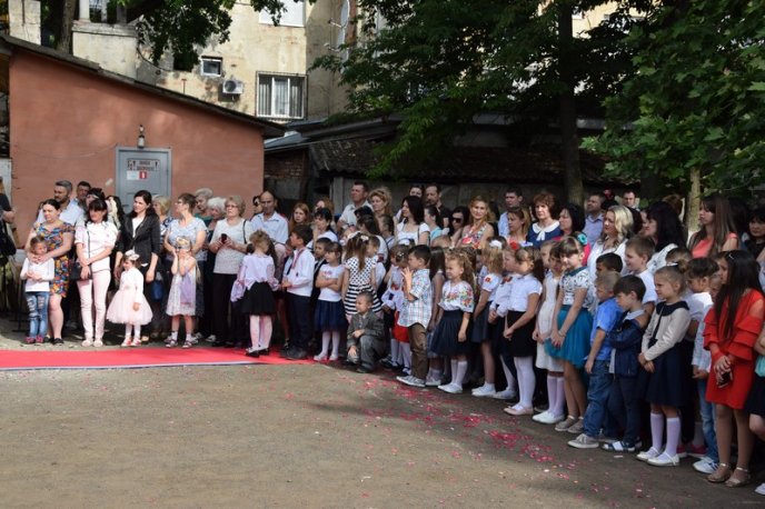 У школах Мукачева пролунав останній дзвінок – 15