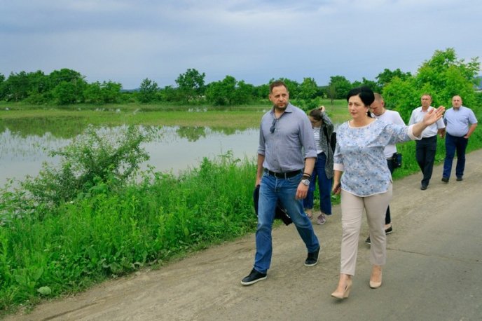 Трагедія у Воловці: помічник Зеленського переконаний, що відповідати за те, що сталося, мають представники школи – 01