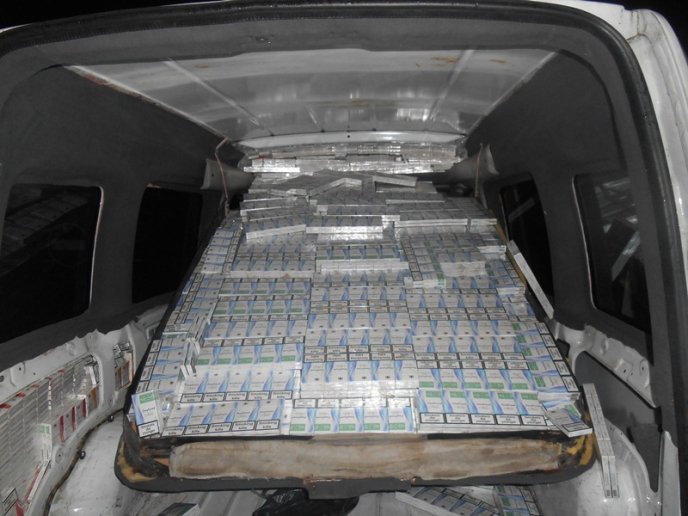 Через приховані цигарки закарпатські митники вилучили в угорця автомобіль – 01