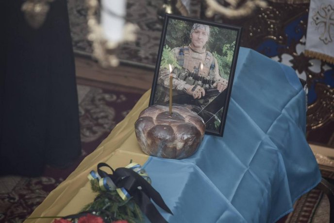 Чинадіївська громада сьогодні попрощалась із полеглим Героєм – 05 Чинадіївська громада сьогодні попрощалась із полеглим Героєм – 05