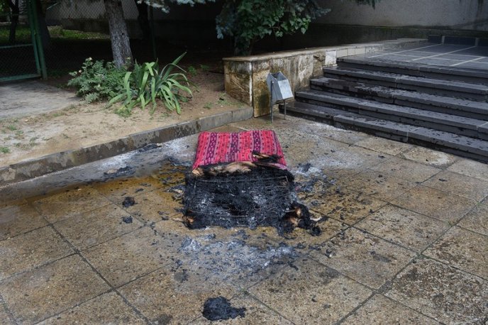 Пожежа в готелі: гасити вогонь поїхали 17 рятувальників – 01