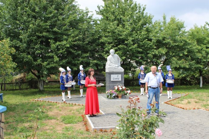 У Климовиці відкрили пам’ятник всесвітньовідомому закарпатцю – 16