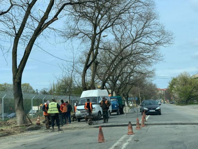 В Ужгороді готуються до візиту Зеленського: місто поспіхом приводять до ладу, – соцмережі – 06