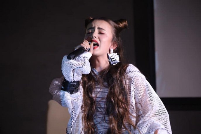 Мукачівка Іванна Решко презентувала дебютний кліп – 04