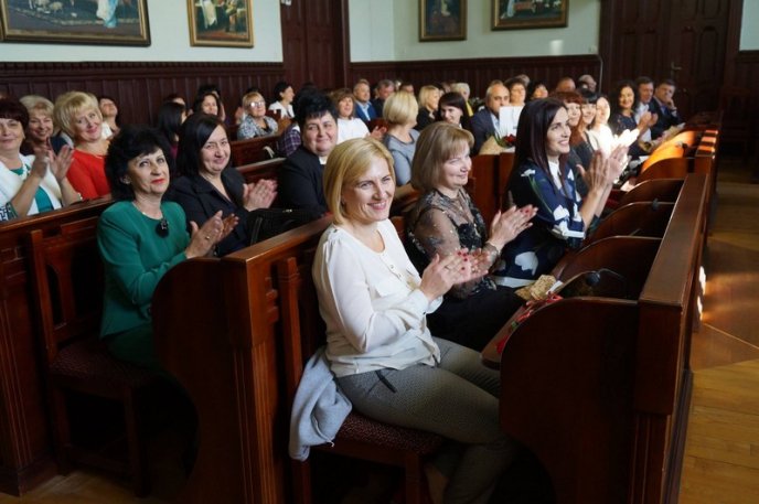 У Мукачеві визначили 10 кращих педагогічних працівників міста – 03